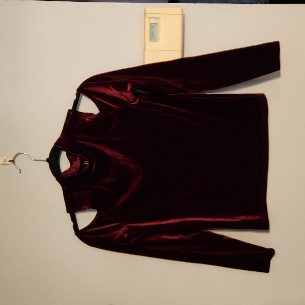 Red long sleeve shirt with open shoulder